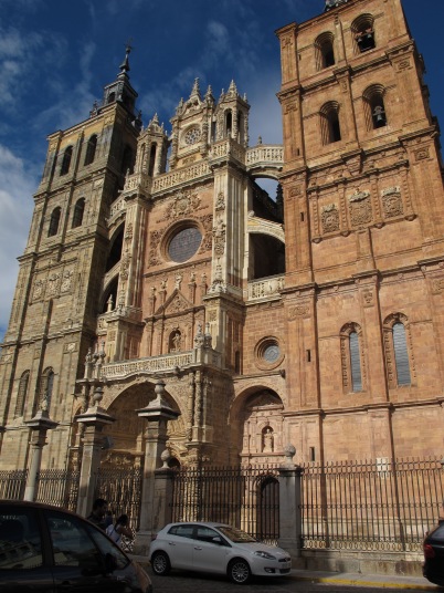 Portada de la catedral de Astorga.