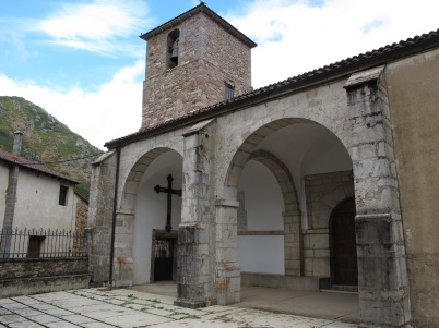 Iglesia de Los Barrios de Luna.