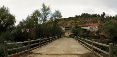 Puente sobre el río Omaña y la Omañuela.